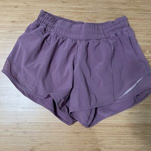 Lululemon hotty hot short II 4” light maroon size 4